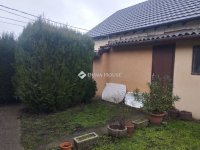 Eladó családi ház, Székesfehérvárott 74 M Ft, 3 szobás