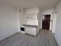 Eladó panellakás, Székesfehérvárott 41.9 M Ft, 1 szobás