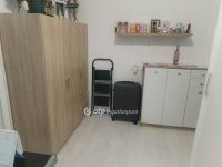 Eladó téglalakás, Komlón 31.99 M Ft, 1+2 szobás