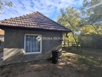 Eladó családi ház, Pilisen 15.5 M Ft, 2 szobás
