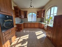 Eladó családi ház, Győrött 299 M Ft, 5 szobás