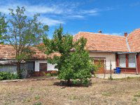 Eladó családi ház, Tabdin 17.5 M Ft, 2+1 szobás