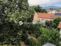 Eladó családi ház, Vácon 159 M Ft, 4 szobás