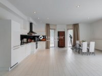 Eladó családi ház, Gödön 770 M Ft, 8+1 szobás