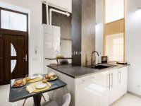 Eladó téglalakás, V. kerületben 117.36 M Ft, 1 szobás