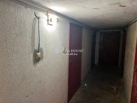 Eladó téglalakás, Pécsett 40 M Ft, 3 szobás