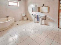 Eladó családi ház, Székesfehérvárott 140 M Ft, 7 szobás