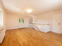 Eladó családi ház, III. kerületben 312 M Ft, 5 szobás