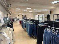 Eladó üzlethelyiség