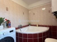 Eladó családi ház, Vecsésen 105 M Ft, 4 szobás