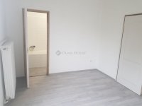 Eladó panellakás, Pécsett 56.5 M Ft, 2 szobás