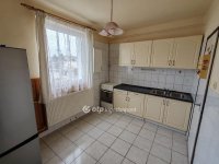 Eladó téglalakás, Veszprémben 69.8 M Ft, 3 szobás