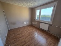 Eladó panellakás, Várpalotán 43.5 M Ft, 3 szobás