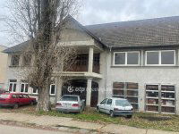 Eladó sorház, Pécsett 215 M Ft, 12+2 szobás