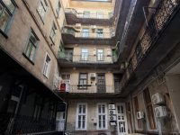 Eladó téglalakás
