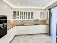 Eladó családi ház, Miskolcon 190 M Ft, 5 szobás