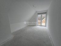 Eladó családi ház, Aranyosgadányban 98 M Ft, 7 szobás