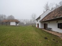 Eladó mezogazdasagi ingatlan, Pápateszéren 180 M Ft, 4 szobás