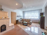 Eladó családi ház, Nagykozáron 225 M Ft, 6+2 szobás