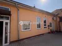 Eladó családi ház, Vecsésen 185 M Ft, 9 szobás