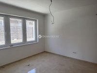 Eladó ikerház, Szigetszentmártonban 69.9 M Ft, 4 szobás