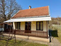 Eladó nyaraló, Vácon 25 M Ft, 2 szobás / költözzbe.hu