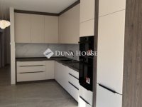 Eladó téglalakás, Kecskeméten 99 M Ft, 2 szobás