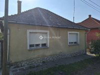 Eladó családi ház, Dombóváron 24.8 M Ft, 3 szobás
