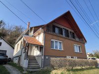 Eladó családi ház, Lábatlanon 71.9 M Ft, 5 szobás