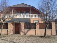 Eladó családi ház, Cegléden 124 M Ft, 7 szobás