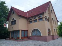 Eladó hotel, Balatonalmádiban 349 M Ft, 10 szobás