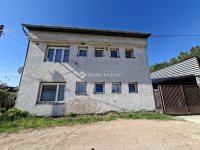 Eladó családi ház, Pilisen 68 M Ft, 10 szobás