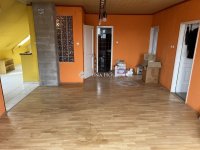 Eladó családi ház, Sárbogárdon 43.9 M Ft, 7 szobás