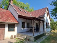 Eladó családi ház, Békéscsabán 70 M Ft, 5 szobás