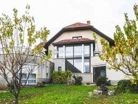 Eladó családi ház, Pécsett 170 M Ft, 1 szobás