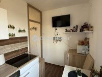 Eladó panellakás, Pécsett 61.99 M Ft, 3 szobás