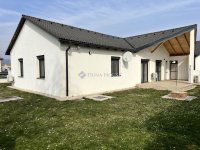 Eladó ikerház, Veszprémben 136 M Ft, 4 szobás