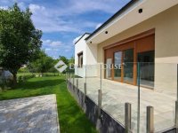 Eladó családi ház, Pécsett, Fenyer dűlőn 115.99 M Ft, 3 szobás