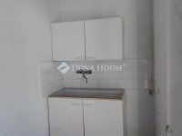 Eladó családi ház, Szekszárdon 120 M Ft, 11 szobás