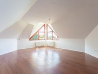 Eladó családi ház, Szigetszentmiklóson 149.9 M Ft, 5+1 szobás
