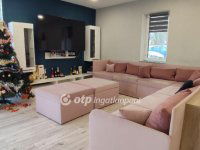 Eladó családi ház, Pápán 180 M Ft, 5+2 szobás