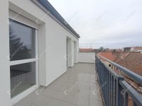 Eladó téglalakás, Sopronban 110 M Ft, 5 szobás