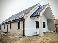 Eladó családi ház, Jászfényszarun 74 M Ft, 1+3 szobás