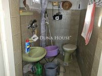 Eladó nyaraló, Pécsett 15 M Ft, 2 szobás / költözzbe.hu