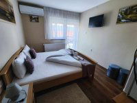 Eladó családi ház, Harkányban 169 M Ft, 19 szobás