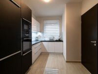 Eladó téglalakás, Vecsésen 119.9 M Ft, 5 szobás