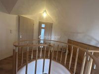 Eladó téglalakás, Pécsett 109.9 M Ft, 4 szobás