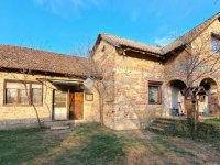 Eladó családi ház, Kajárpécen 39.9 M Ft, 7 szobás