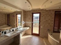 Eladó családi ház, Kecskeméten 172 M Ft, 5 szobás