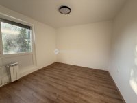 Eladó panellakás, Pécsett 64.9 M Ft, 3 szobás